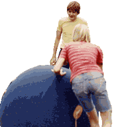Verschiedene Spiele mit dem Puschball (Erdball).
