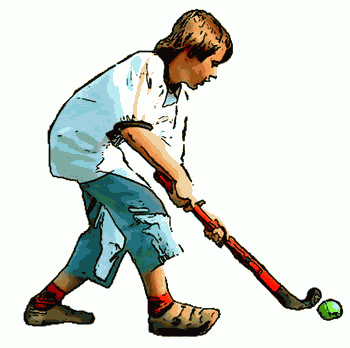 Mit einem Hockeyschläger muss ein Tennisball durch einen Parkour getrieben werden.
